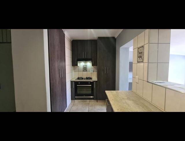 4 BEDROOM HOUSE FOR SALE IN FRAAIUITSIG